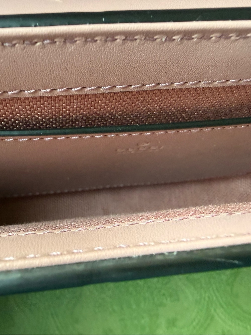 Gucci Pink Embossed GG Leather Crossbody Bag - Picture 5 of 5
